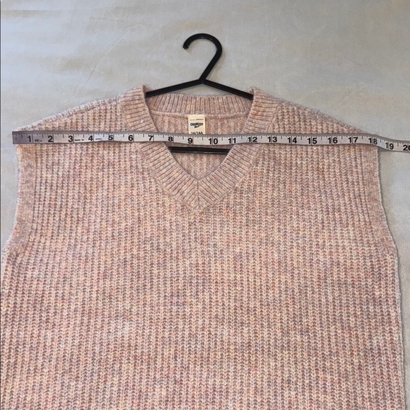 OshKosh B'gosh Kid’s Pink Vest for Layering - Picture 3 of 7